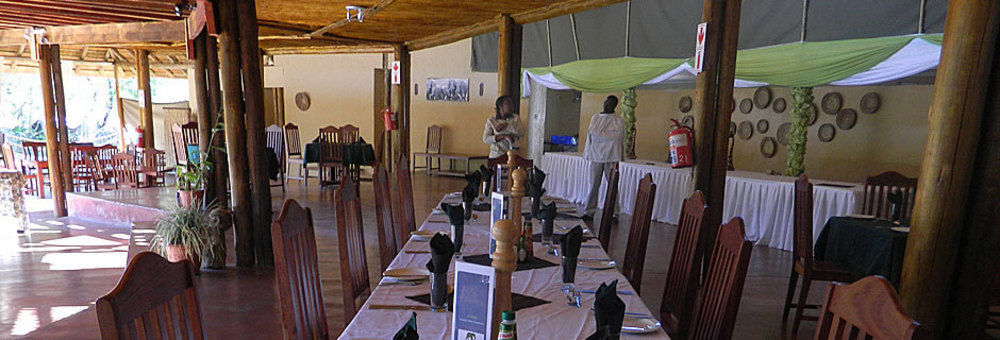 Kwalape Safari Lodge คาซาเนอ ภายนอก รูปภาพ