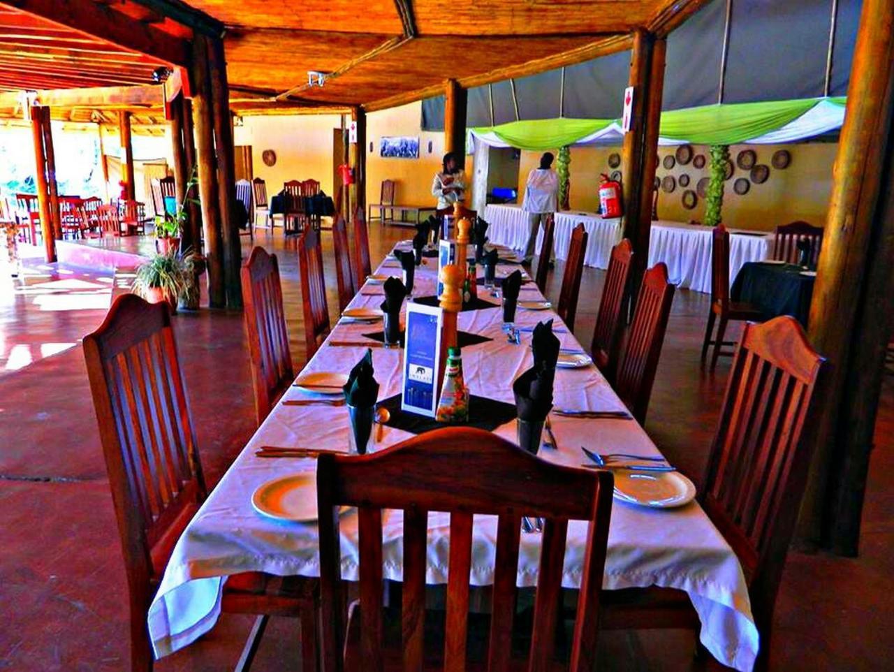 Kwalape Safari Lodge คาซาเนอ ภายนอก รูปภาพ